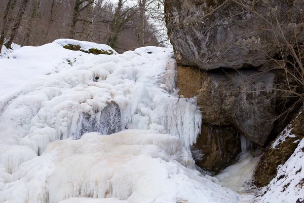 Frosty's morgens op de watervallen — Stockfoto