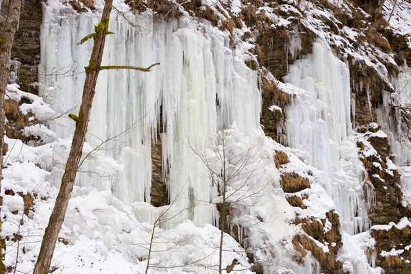 Mañana helada en las cascadas — Foto de Stock