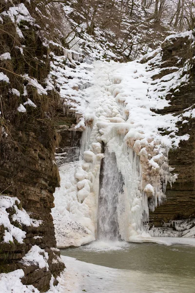 Mañana helada en las cascadas — Foto de Stock