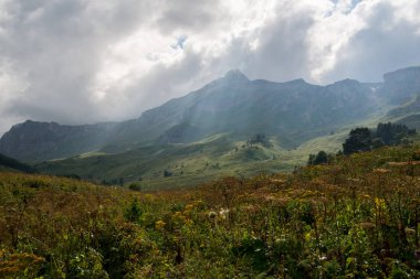  Dağlar ve deniz arasında ünlü 30 yolun