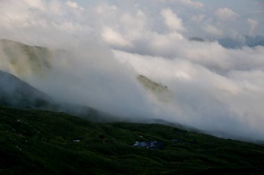  Dağlar ve deniz arasında ünlü 30 yolun