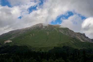  Dağlar ve deniz arasında ünlü 30 yolun