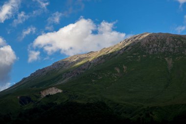  Dağlar ve deniz arasında ünlü 30 yolun