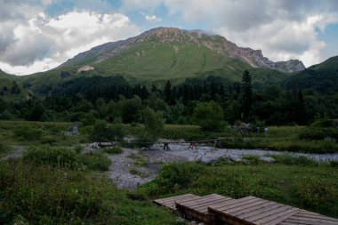  Dağlar ve deniz arasında ünlü 30 yolun