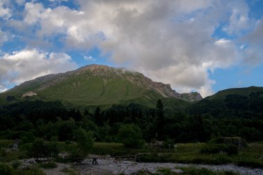 Dağlar ve deniz arasında ünlü 30 yolun