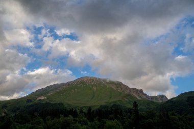 Dağlar ve deniz arasında ünlü 30 yolun