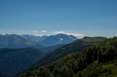  Dağlar ve deniz arasında ünlü 30 yolun