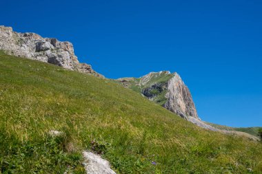  Dağlar ve deniz arasında ünlü 30 yolun