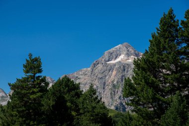  Dağlar ve deniz arasında ünlü 30 yolun
