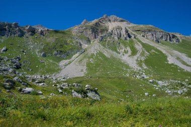  Dağlar ve deniz arasında ünlü 30 yolun
