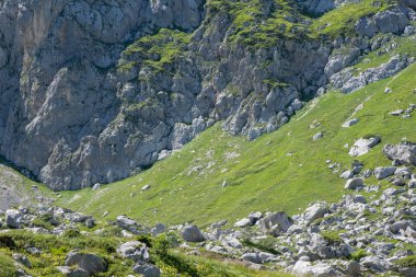  Dağlar ve deniz arasında ünlü 30 yolun