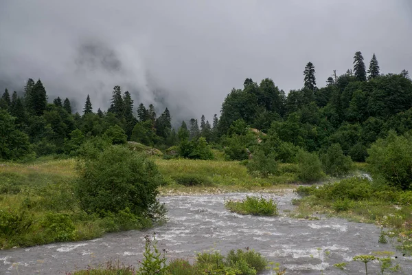  Dağlar ve deniz arasında ünlü 30 yolun