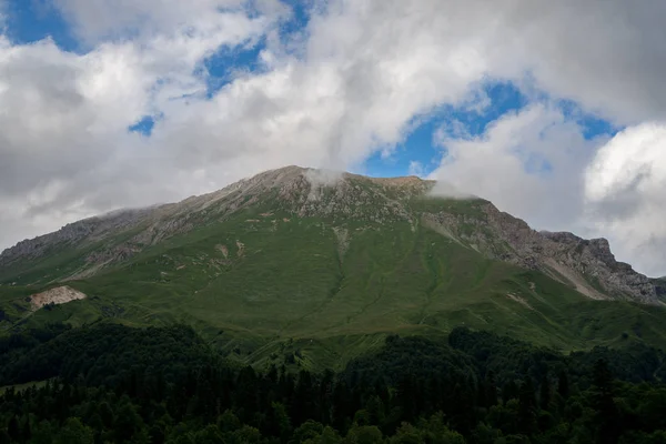  Dağlar ve deniz arasında ünlü 30 yolun