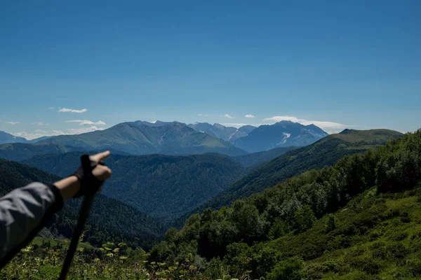 Il famoso percorso 30, attraverso le montagne fino al mare — Foto Stock