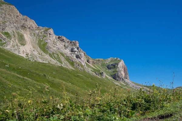  Dağlar ve deniz arasında ünlü 30 yolun