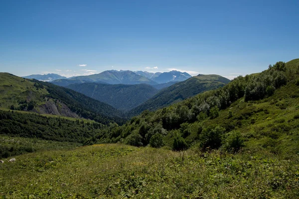  Dağlar ve deniz arasında ünlü 30 yolun