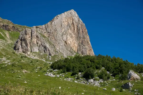  Dağlar ve deniz arasında ünlü 30 yolun