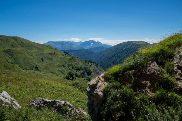  Dağlar ve deniz arasında ünlü 30 yolun