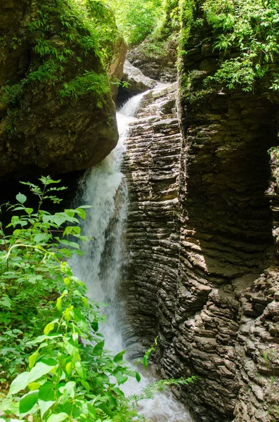 Prachtige watervallen Rufabgo. Adygea — Stockfoto