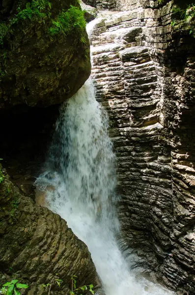 Belle cascate Rufabgo. Adygea — Foto Stock