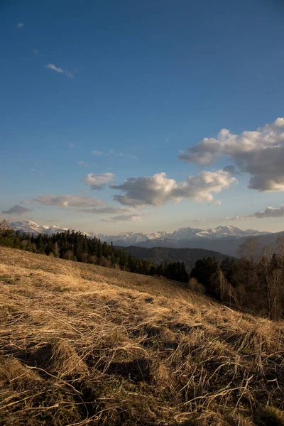 De bergketen van de grote Thach natuurpark — Stockfoto