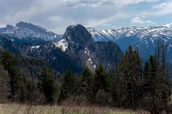 큰 Thach 자연 공원의 산맥 — 스톡 사진