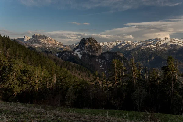 Dağ büyük Thach doğal park