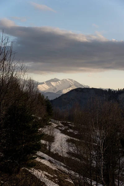 Bergskedjan i naturparken stora Thach — Stockfoto