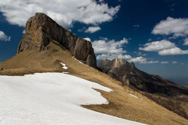 De bergketen van de grote Thach natuurpark — Stockfoto