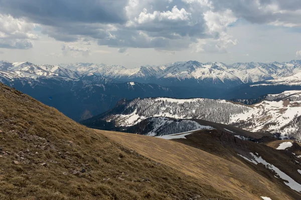 Dağ büyük Thach doğal park