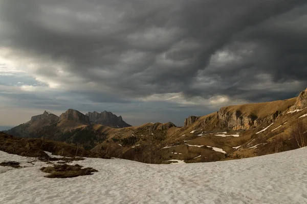 Dağ büyük Thach doğal park