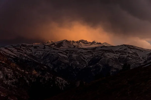 Гірський масив Велика Thach природного парку — стокове фото