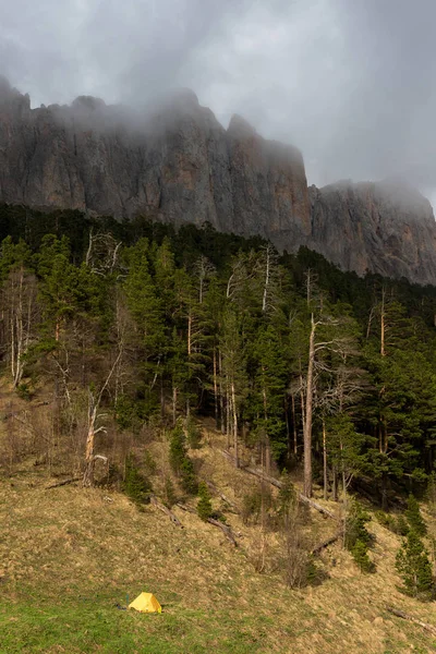 La chaîne de montagnes du parc naturel de Big Thach — Photo