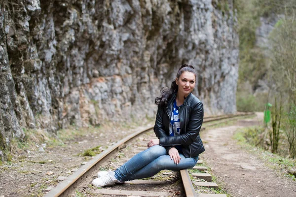 Ritratto Una Bella Ragazza Sulla Natura — Foto Stock