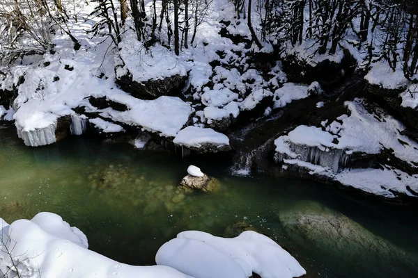 Zimní Kaňon Řeky Kurdzhips Guamská Rokle Rusko — Stock fotografie