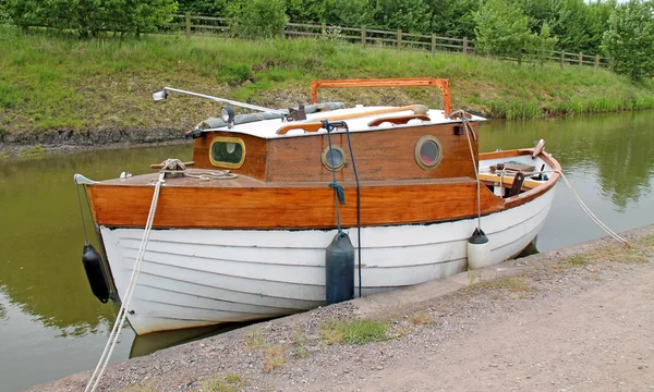 Szlak Canal Boat. — Zdjęcie stockowe