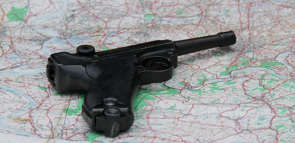 Map and Gun. — Stock fotografie