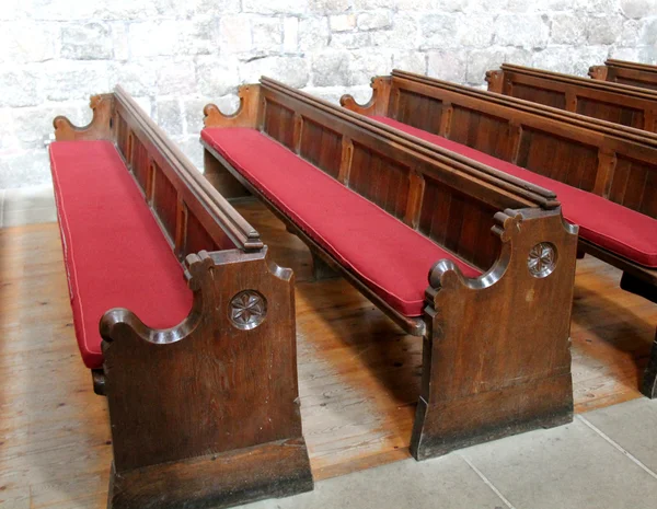 Igreja de madeira Pews . — Fotografia de Stock