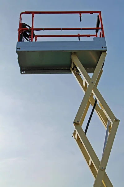 Hydraulic Lifting Platform. — Stock Photo, Image