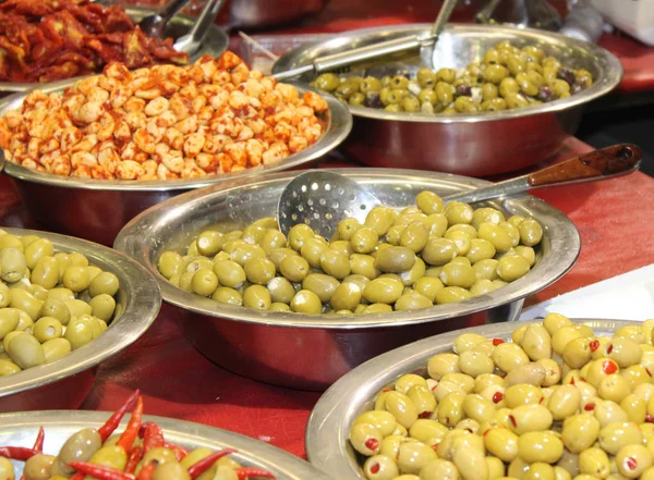 Various Olives Displayed. — Stock Photo, Image