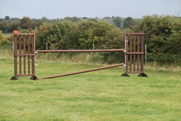 Een Gewone Houten Paard Springen Voor Het Beoefenen Van Gebeurtenis — Stockfoto