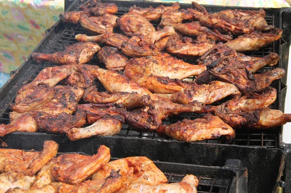 Cocinar Porciones Cocina Una Gran Barbacoa Aire Libre —  Fotos de Stock