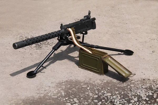 Ein Armee Oldtimer Maschinengewehr Mit Munition — Stockfoto