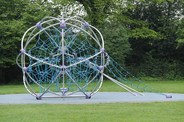 Een Touw Metalen Speeltuin Klimuitrusting — Stockfoto