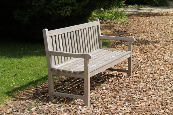 Een Traditionele Tuin Grote Houten Latted Bench Seat — Stockfoto