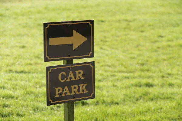 Directional Sign Arrow Car Park — Stock Photo, Image