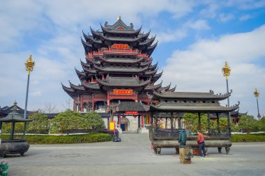Chongyuang Tapınağı, Çin - 29 Ocak, 2017: Çin mimarisi, güzel güneşli bir günde orta mesafeden gördüm çarpıcı güzel kırmızı ve siyah Kulesi