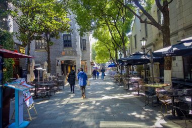 Shanghai, Çin - 29 Ocak, 2017: Fransız imtiyaz district Shanghai yürüyüş, şirin sokakları, mağazaları ve restoranları ile turistler için popüler hedef