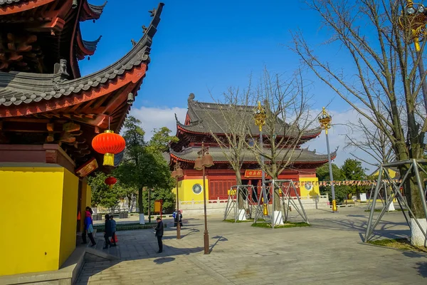 Chongyuang 寺院、中国 - 2017 年 1 月 29 日: 歩き回る Chongyuang 寺院、寺院、湖と庭園、美しい建物と建築のアンサンブル — ストック写真