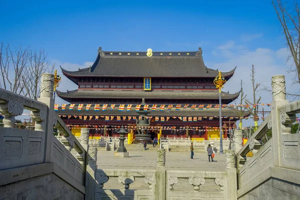 Chongyuang 寺院、中国 - 2017 年 1 月 29 日: 歩き回る Chongyuang 寺院、寺院、湖と庭園、美しい建物と建築のアンサンブル — ストック写真